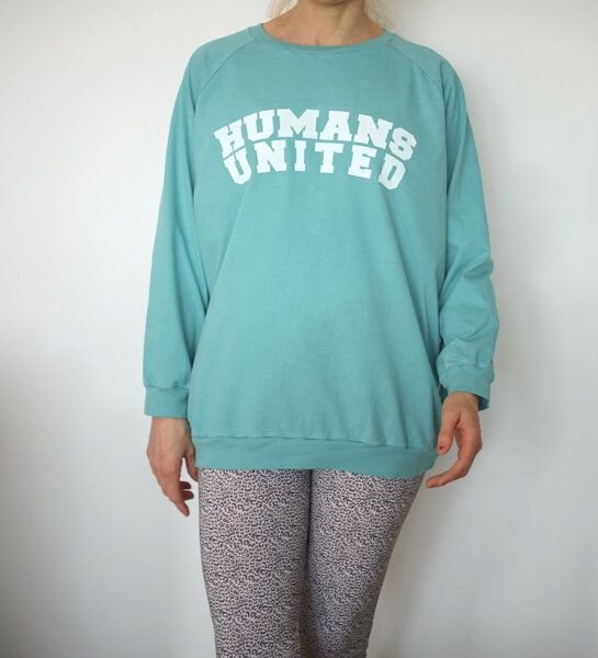 Lena Schokolade HUMANS UNITED Sweater aus Bio-Baumwolle versch. Farben