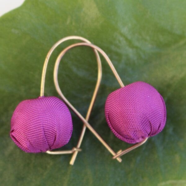 Schönes aus Indochina Seidenohrringe