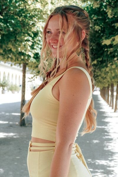 Vivien Joy Farrah Basic Crop Top