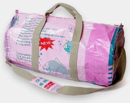 REFISHED fair fashion Tasche 'SPORTY BAG' - upcycelte Fischfuttersäcke