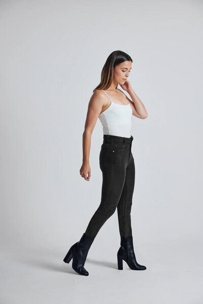 Flax and Loom Cordhose High Waist Skinny aus Bio-Baumwolle Modell: Nina
