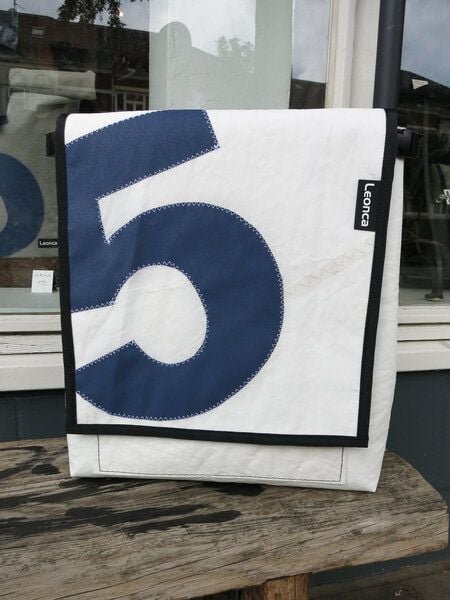 Leonca Rucksack Segel mit Wunschzahl