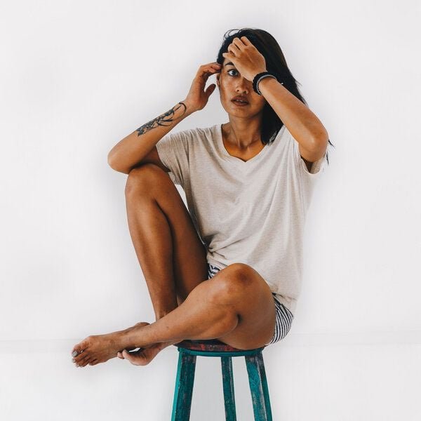 The Driftwood Tales T-Shirt mit Schmetterlingsärmeln aus Bio-Baumwolle/Upcycling-Stoff