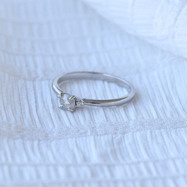 Thumbnail - Eppi Verlobungsring mit Salt´n´Pepper Diamant Hye