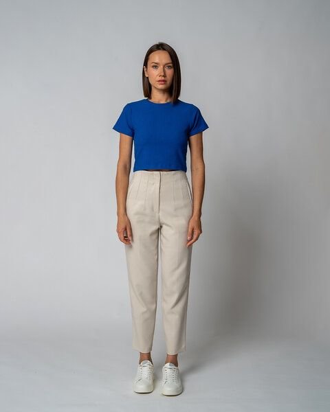 Thumbnail - GORG Damen Geripptes Cropped T-Shirt aus Bio-Baumwolle & TENCEL Modal