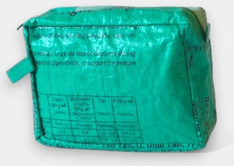 REFISHED fair fashion Necessaire 'WASH ME' - upcycelte Fischfuttersäcke