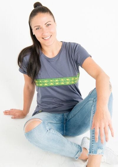 Maishameanslife Kudhinda Stripe - Frauen T-shirt - Charcoal Grau