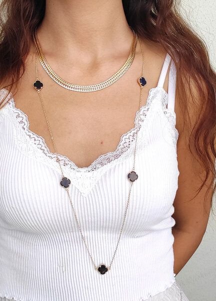 noca Vergoldete Messing-Halskette mit Kleeblatt-Details und schwarzem Perlmutt