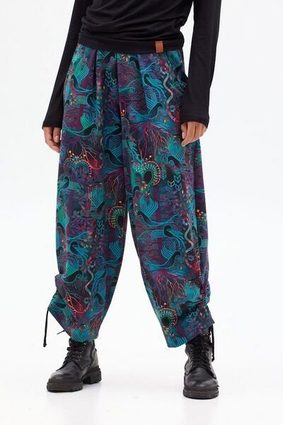 Hose Berlin – Bequeme Jogginghose – Weites Bein – Beinlänge mit Kordelzug verstellbar – Farbenfroher einzigartiger Print...