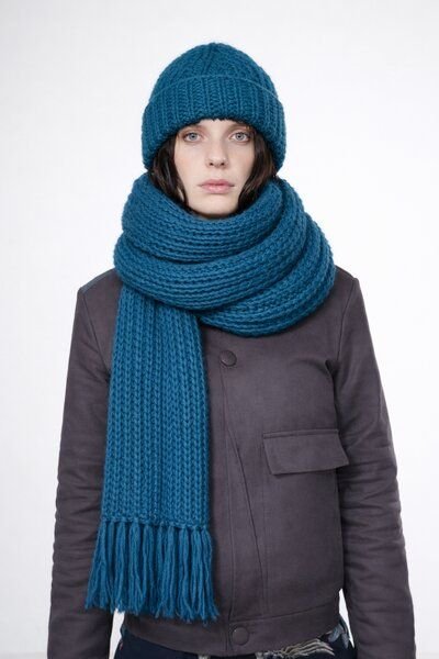 ein garten Studios XXL Handstrickschal / Stola aus Alpaka-Seide-Merino