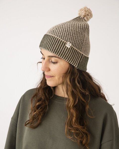 Matona Strickmütze mit Bommel für Kinder und Erwachsene aus recycelter Wolle / Pom Pom Beanie