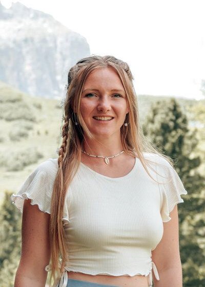 Vivien Joy Farrah Crop T-shirt mit Schmetterlingsärmel