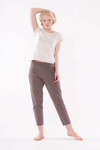 YOIQI Yoga Hose aus Bio-Baumwolle mit legeren Schnitt