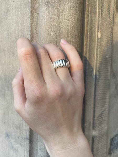 noemvri fashion label Linienring