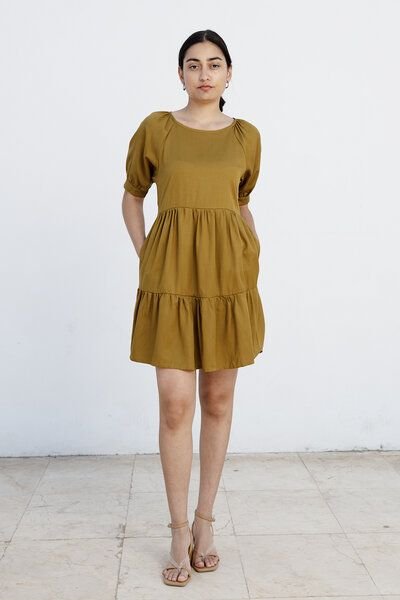 Studio Hertzberg KNIELANGES SOMMERKLEID MIT VOLANTS "ME-TA" AUS 100% TENCEL