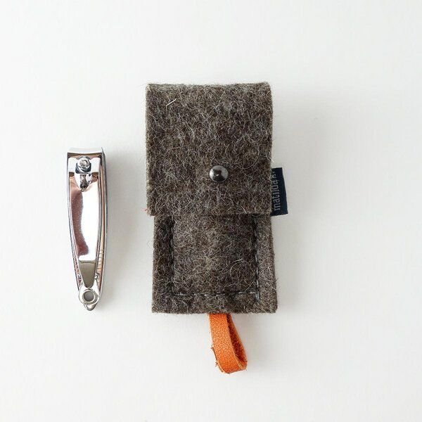 matilda k. manufaktur maniküre-etui minimalistisch aus Filz mit nagelknipser 'franz'