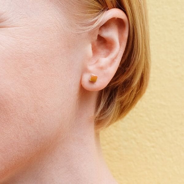 ALEXASCHA Minimalistische Keramik Ohrstecker, mini | PUREFORM
