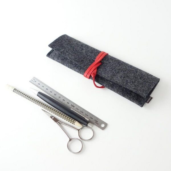 matilda k. manufaktur stiftemäppchen schlampermäppchen federmäppchen 'leonore' aus Wollfilz anthrazit