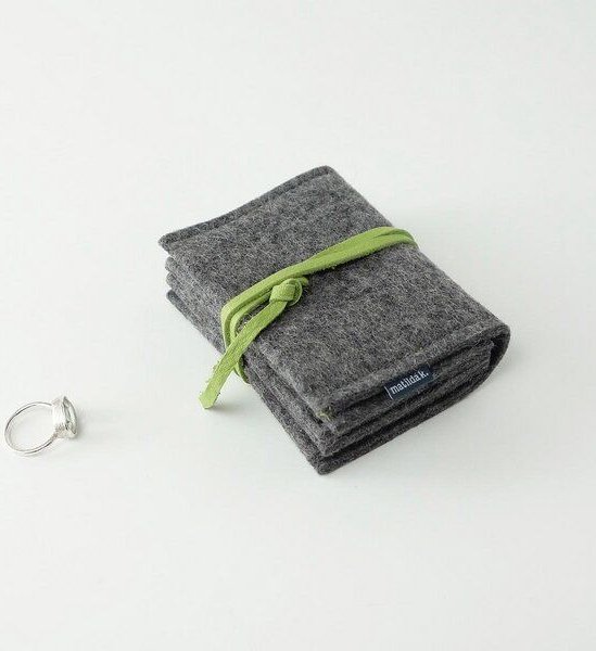 matilda k. manufaktur Schmuckaufbewahrung 'schmucknest' mittel aus Filz dunkelgrau 'matilde'