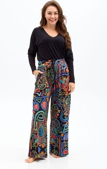 Weite Damenhose Lazy – Bio-Baumwolle – Schwarz oder farbenfroher KOKOworld-Print – mit Taschen & elastischem Bund – für ...