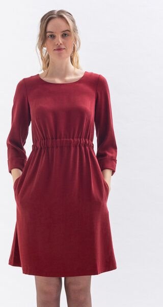 Studio Hertzberg Knielanges Kleid WAR-RISS mit schmalem Gürtel und Ärmelaufschlag aus Tencel