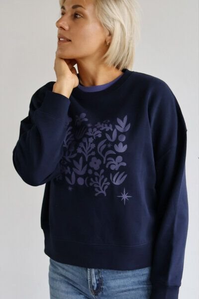 Kultgut Artdesign - Biofair- Pulloversweater im Boxistyle / Flowers by Night