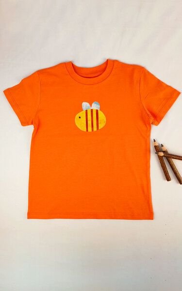 Meladi Kinder Shirt aus Biobaumwolle - Hummel auf Orange