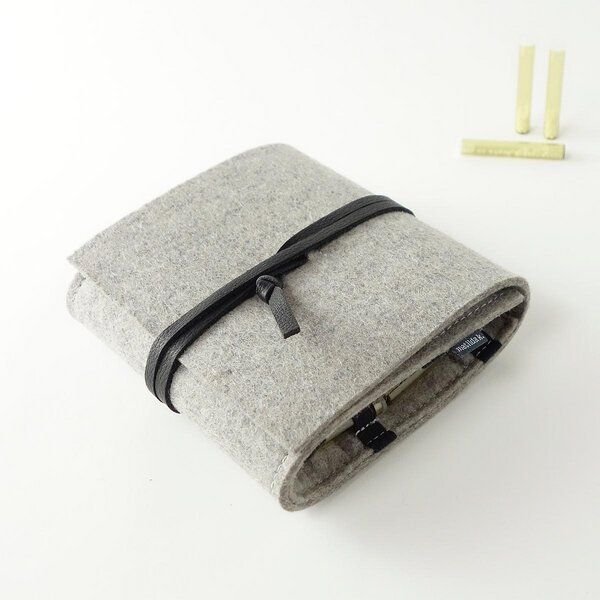 matilda k. manufaktur Taschenapotheke für homöopathische Globuli aus Filz mit 48 leeren Gläschen 'samuel'