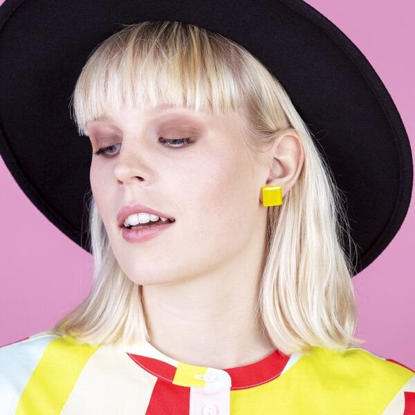 ALEXASCHA Minimalistische Ohrclips aus Glas | PUREFORM