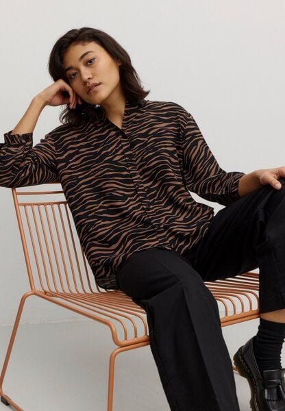 Thumbnail - Damen Bluse aus LENZING ECOVERO Viskose - CYPRESS ZEBRA - recolution