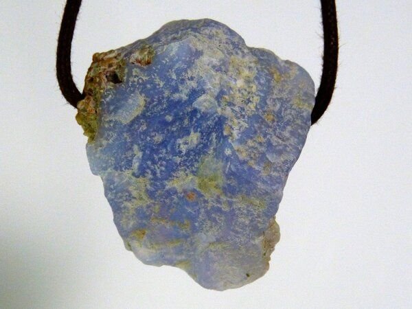 OneWorldMinerals Chalcedon Edelstein-Anhänger, Kenia, Natur pur!