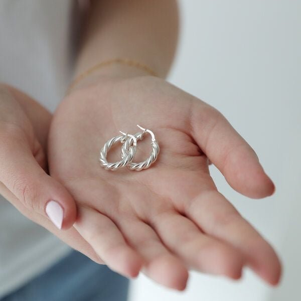 BELLYBIRD Jewellery CREOLEN - Kreis, gedrehtes Design, glänzende Oberfläche