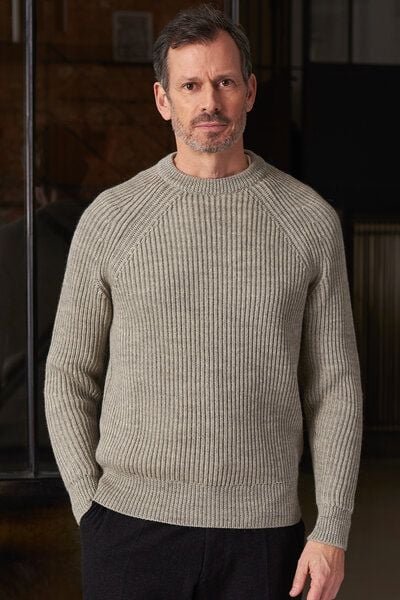 Schwerer Strickpullover NORD aus ungefärbter Alpaka/Merinowolle von About Companions