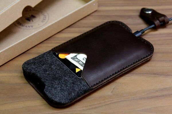 Pack & Smooch iPhone Pro 17 / 17 Pro / 17 Pro Max / 16 / 15 / 14 / 13 / Mini / Pro / Plus / Max Leder Hülle KIRKBY mit M...