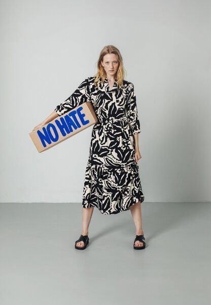 Thumbnail - Damen Kleid aus LENZING ECOVERO - MEDINILLA BOTANICAL - recolution