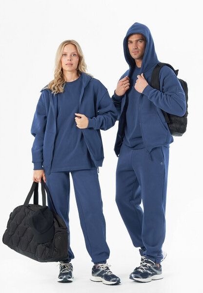 ORGANICATION JENNA | Essentials Travel Unisex Full Zip-Hoodie aus Bio-Baumwolle und recyceltem Polyester