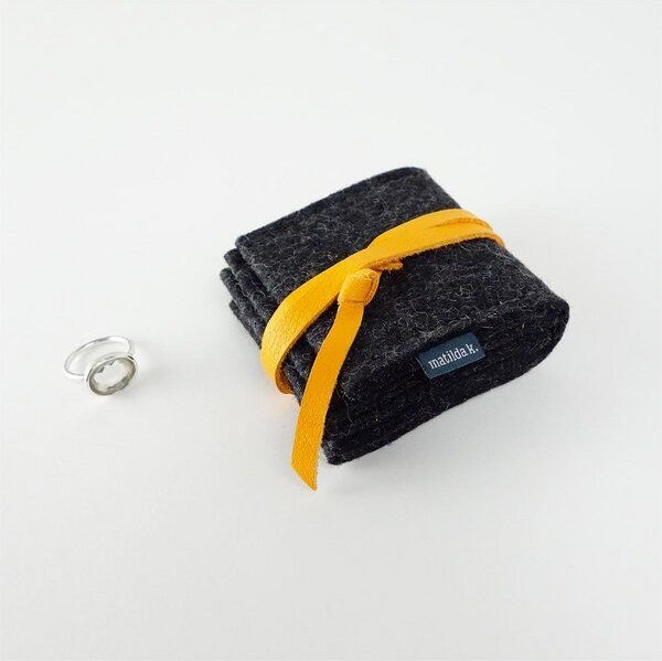 matilda k. manufaktur Schmuckaufbewahrung 'schmucknest' klein aus Wollfilz anthrazit 'margarete'