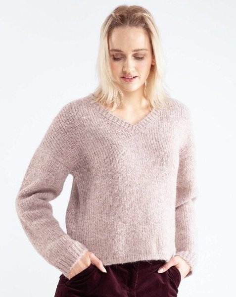 Alma & Lovis Pullover mit V-Ausschnitt aus Suri-Alpaka | Suri V-Neck Pullover