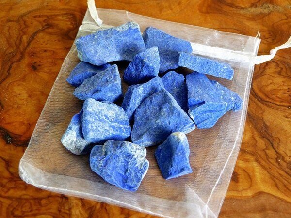 OneWorldMinerals Lapislazuli Wassersteine im Organzabeutel - quintESSENCE Wassersteine