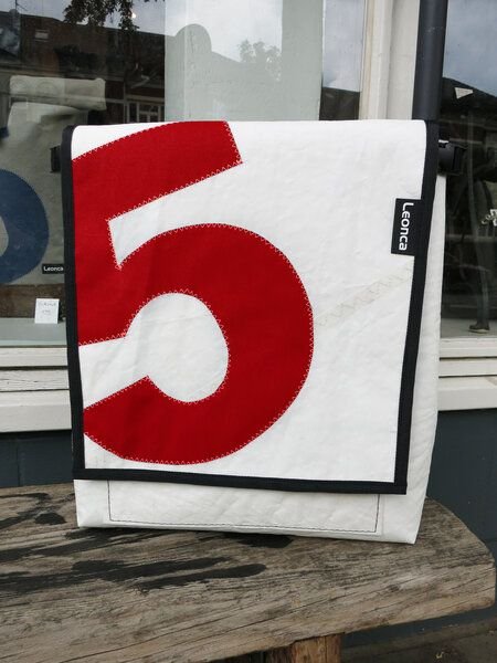 Leonca Rucksack Segel mit Wunschzahl