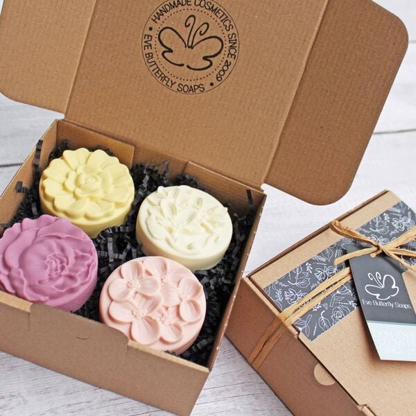 Thumbnail - Eve Butterfly Soaps Soapbox "Bunch of Flowers" | Geschenkset mit 4 Blumenseifen á 70 g