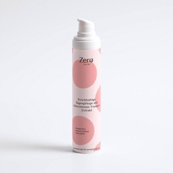 Zero Skin Reichhaltige Tagespflege mit Alteromonas Ferment Extrakt, Multi-Hyaluron & Bio-Pflanzenölen- 50 ml