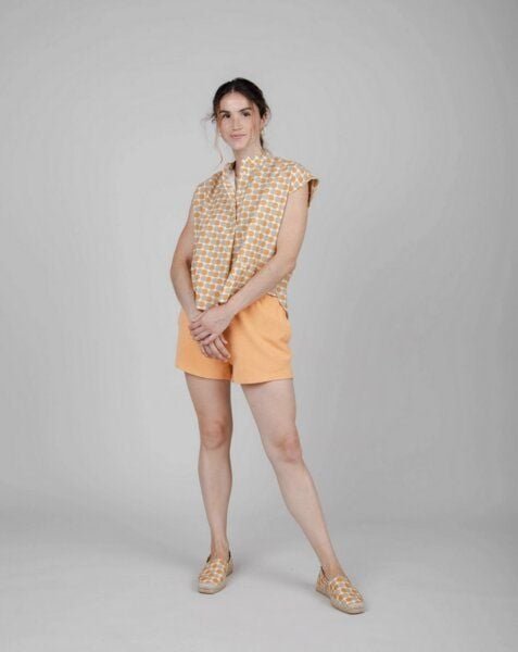 Brava Fabrics Eclipse Ärmellose Mao Bluse Sand