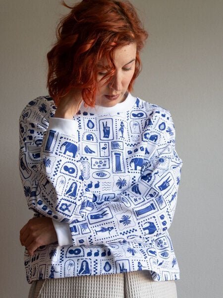 Ecostories Oversized Sweatshirt Postkarte