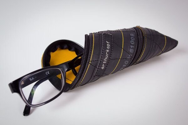 ARTHURKOPF Brillenetui aus Fahrradschlauch