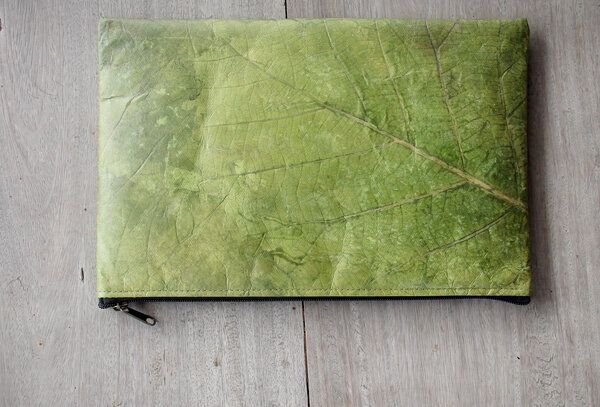 BY COPALA 13–14" nachhaltige vegane Laptoptasche aus Blättern, MacBook Hülle in grün