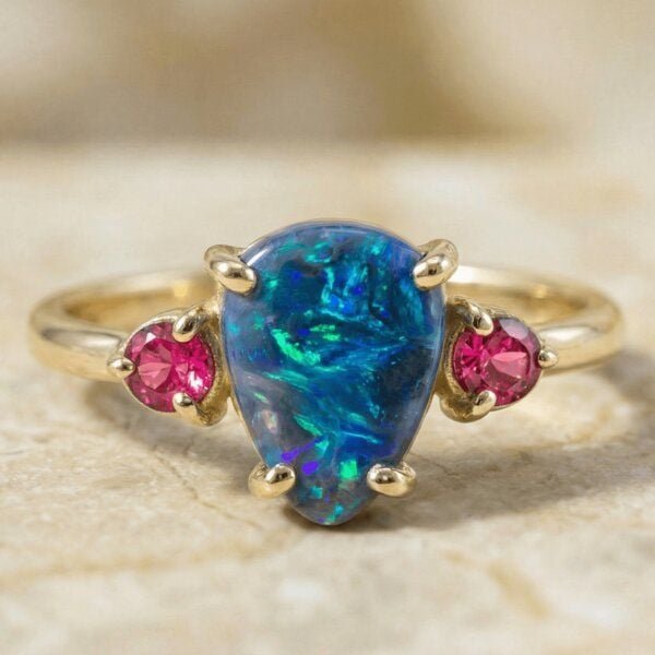 Spirit of Island Gold Ring | Schwarzer Opal & pinker Turmalin