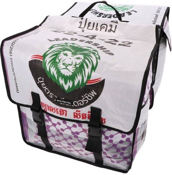 MoreThanHip Doppelte Fahrradtasche aus recycelten Zement- oder Fischfuttersäcken - Mumba