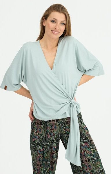 Thumbnail - Bluse Lena – Wickeloptik aus Viskose – 3/4 Kimonoärmel – klassisch & bequem – 100% in EU fair produziert – KOKOworld
