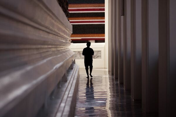 Photocircle Poster / Leinwandbild - A Monk's Life